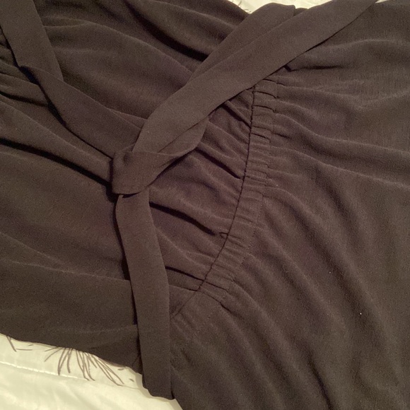 2for $20: Banana Republic LBD 🖤 - Picture 4 of 12